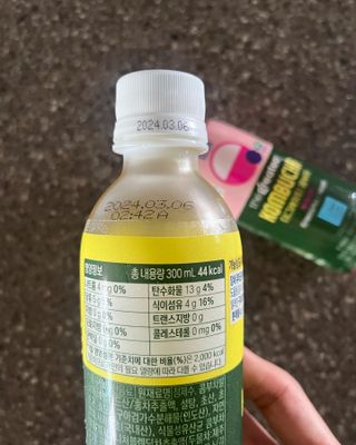 더그레잇티 콤부차 [매일유업] 더그레잇티 44kcal 콤부차 300ml *12개입 (오리지널 6개+베리리치 6개) — 5점을 준 리뷰어가 2023년 8월 올린 사용 사진