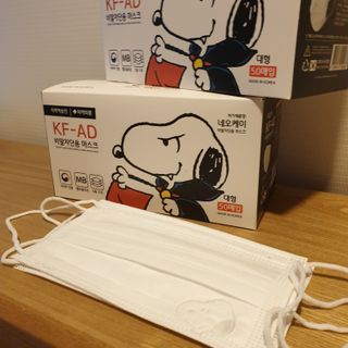 JHWORLD 스누피 마스크 정품 스누피 KF-AD 국내 비말차단 아동용 성인용 일회용 덴탈마스크 50매 — 5점을 준 리뷰어가 2021년 6월 올린 사용 사진