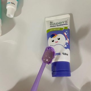닥터데디스 안심저불소 키즈치약 (라즈베리, 청포도향 중 택 1) 60g +  여행용 미니 치약 15g — 5점을 준 리뷰어가 2022년 7월 올린 사용 사진