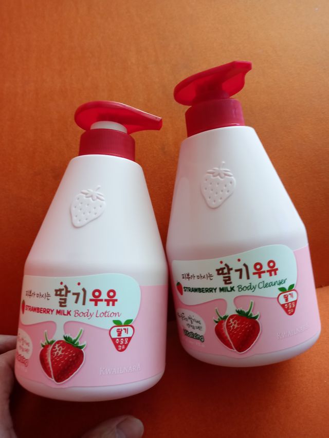 [과일나라] 피부가 마시는 딸기우유 바디클렌저&바디로션 리뷰 사진