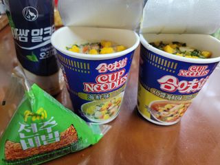 NISSIN 닛신 컵누들  4종 - 씨푸드오리지날, 씨푸드 스파이시, 씨푸드 커리, 씨푸드 XO소스 — 5점을 준 리뷰어가 2022년 11월 올린 사용 사진
