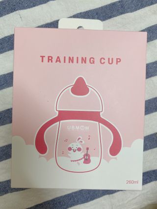유비맘 트라이탄 코니빨대컵_컬러 랜덤 발송 — 4점을 준 리뷰어가 2021년 1월 올린 사용 사진