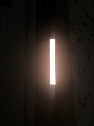 아카라 어두울 때만 켜지는 스마트 무선 센서등 — 4점을 준 리뷰어가 2021년 11월 올린 사용 사진