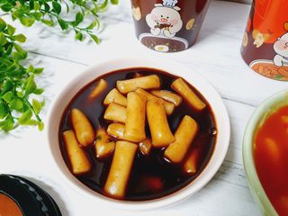 유비쿡 컵떡볶이 매운컵떡볶이2개/ 짜장컵떡볶이 2개  총 4개세트 — 5점을 준 리뷰어가 2021년 6월 올린 사용 사진