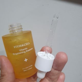 체르엠 스템앤셀 비타민 브라이트닝 에센스 30ml 1개 — 5점을 준 리뷰어가 2022년 3월 올린 사용 사진