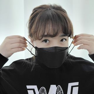 위케어 KF94 마스크 숨쉬기편한 귀안아픈마스크 국산원부자재 사용 식약처 승인 마스크 — 5점을 준 리뷰어가 2021년 3월 올린 사용 사진