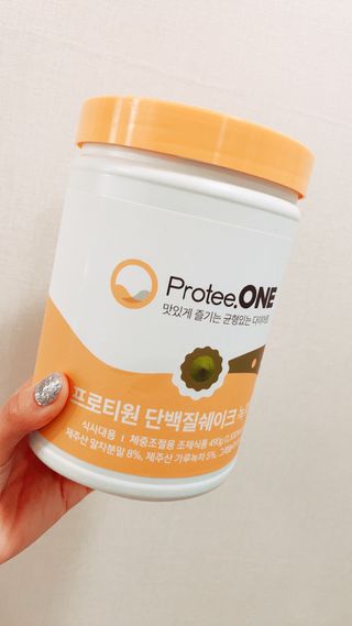 프로티원 단백질쉐이크 녹차맛 2주분 1통+보틀 — 4점을 준 리뷰어가 2021년 4월 올린 사용 사진