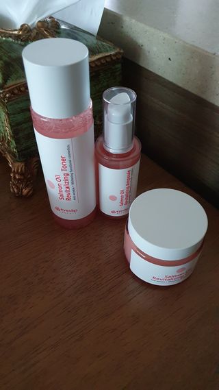 아이앤립 / EYENLIP 아이앤립 연어오일 리바이탈라이징 토너+앰플+크림 3종 세트 — 5점을 준 리뷰어가 2021년 5월 올린 사용 사진