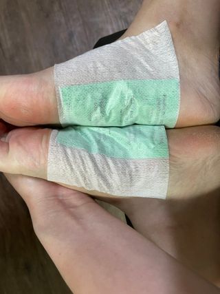 [레제르] 아로마 수액패치 발패치 30매입 -라벤더향/유칼립투스향/대나무향 — 2.5점을 준 리뷰어가 2022년 9월 올린 사용 사진