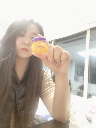 [후르디아] 올리브영 꿀과즙 립밤 2종 (블루베리/석류) — 4점을 준 리뷰어가 2022년 1월 올린 사용 사진