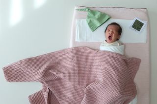 [쿠쿠드림] 완벽 항균 아기 애착이불 — 5점을 준 리뷰어가 2022년 12월 올린 사용 사진