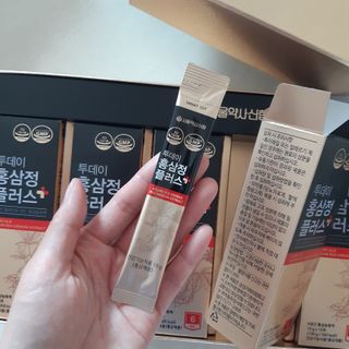 서울약사신협_투데이홍삼정플러스스틱_10g x 60포 — 4점을 준 리뷰어가 2021년 6월 올린 사용 사진