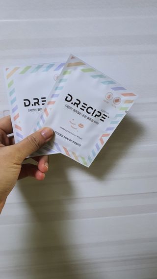 디레시피 세안이 필요없는 순한 클렌징 티슈 — 3점을 준 리뷰어가 2021년 4월 올린 사용 사진