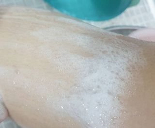 벨먼 내추럴스파 수분광채 스크럽 바디워시 600ml 5종 — 5점을 준 리뷰어가 2022년 5월 올린 사용 사진