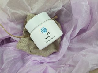 AYU25[아유트웬티파이브]다마스크로즈워터 베이스 천연 수분 촉촉 크림 — 5점을 준 리뷰어가 2021년 3월 올린 사용 사진
