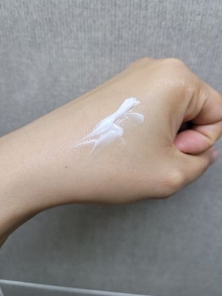 산수시 아쿠아 베네핏 24h 수부지 물광 속건조 수분크림 50ml — 5점을 준 리뷰어가 2021년 6월 올린 사용 사진