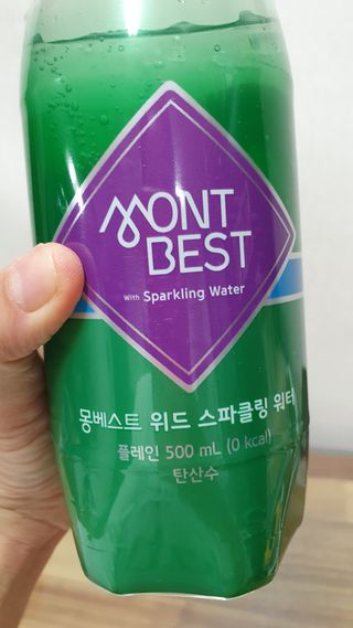 몽베스트 Montbest with Sparkling water Plain 20병 — 5점을 준 리뷰어가 2021년 11월 올린 사용 사진