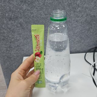 올바이오 [네이버 구매] ★유기농 애플사이다비니거 애사비 스틱 20g x 15입 — 5점을 준 리뷰어가 2024년 12월 올린 사용 사진