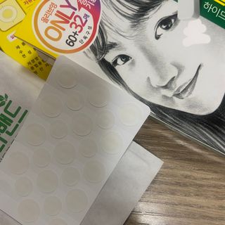 올리브영 엘라밴드 하이드로 도트 스팟패치 12mm, 티트리 — 5점을 준 리뷰어가 2022년 10월 올린 사용 사진