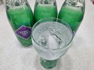 몽베스트 Montbest with Sparkling water Plain 20병 — 5점을 준 리뷰어가 2022년 6월 올린 사용 사진