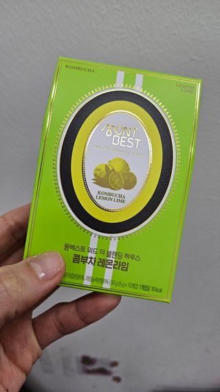 [몽베스트] 위드 더 블랜딩 하우스 콤부차 _ 버라이어티팩II — 5점을 준 리뷰어가 2024년 3월 올린 사용 사진
