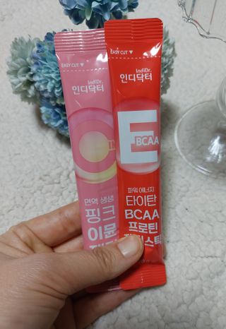 인디닥터 면역 생생 핑크 이뮨 젤리 + 타이탄 BCAA 프로틴 젤리스틱 — 5점을 준 리뷰어가 2022년 4월 올린 사용 사진
