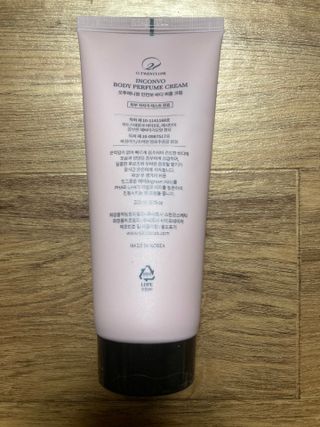 오투에니원 인컨보 바디 퍼퓸 크림 200ml — 4.5점을 준 리뷰어가 2023년 1월 올린 사용 사진