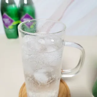 몽베스트 Montbest with Sparkling water Lime20병 — 5점을 준 리뷰어가 2022년 10월 올린 사용 사진