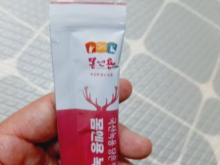 [몸엔용] 녹용 담은 탱탱 콜라겐 녹용 콜라겐 젤리 15g x 20포 — 5점을 준 리뷰어가 2022년 4월 올린 사용 사진