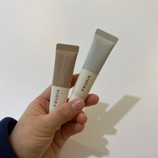 [후르디아] 올리브영 착한보습 비건 립버터 2종 — 5점을 준 리뷰어가 2022년 11월 올린 사용 사진
