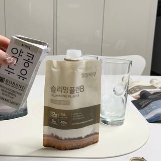 일일하우 슬리밍 플랜B 고소한 귀리맛, 진한 카카오맛 (체중조절식) — 5점을 준 리뷰어가 2023년 6월 올린 사용 사진