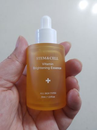 체르엠 스템앤셀 비타민 브라이트닝 에센스 30ml 1개 — 5점을 준 리뷰어가 2021년 10월 올린 사용 사진