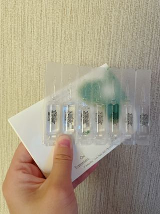 유니베르소 산소앰플 7일 집중케어 앰플 — 4.5점을 준 리뷰어가 2021년 7월 올린 사용 사진