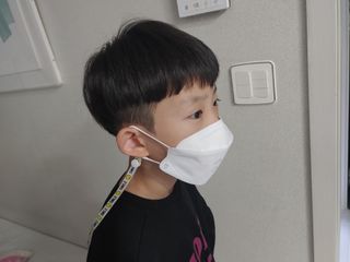 [숨그림]  덴탈마스크 짱구 우리아이 그리고 내가 쓰는 믿을수있는 케릭터 마스크  16종 — 5점을 준 리뷰어가 2021년 11월 올린 사용 사진