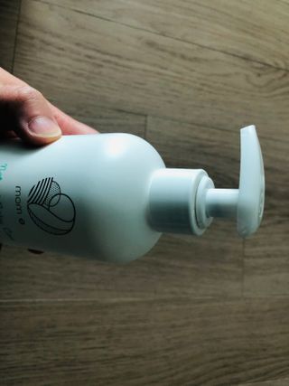 mom e 맘이 내추럴 베이비 케어 샴푸앤바스+로션 — 3.5점을 준 리뷰어가 2021년 1월 올린 사용 사진