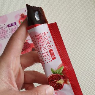헬스업_쁘띠쁘띠석류콜라겐젤리_20g x 14포 — 4.5점을 준 리뷰어가 2021년 2월 올린 사용 사진