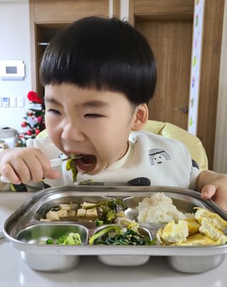 유비맘 스푼포크 케이스 세트 1+1 _컬러랜덤 발송 — 3.5점을 준 리뷰어가 2021년 1월 올린 사용 사진