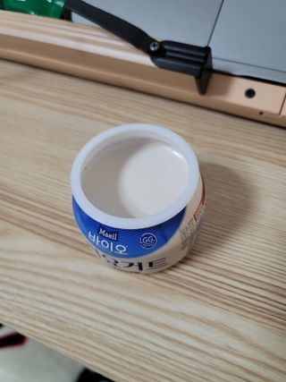 매일바이오 그릭요거트 오리지널 플레인 4개, 로스터리 커피믹스 4개 — 5점을 준 리뷰어가 2021년 12월 올린 사용 사진