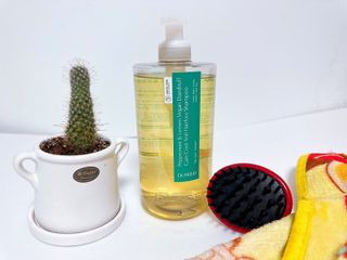 닥터시드 페퍼민트 앤 레몬 비건 비듬케어 쿨 탈모 샴푸 (1000ml) — 5점을 준 리뷰어가 2024년 2월 올린 사용 사진