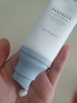 [스킨1004] 마다가스카르 센텔라 히알루-시카 워터핏 선세럼 50ml — 5점을 준 리뷰어가 2024년 5월 올린 사용 사진
