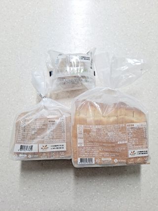 롯데제과 Vbread 포카치아식빵1개 + 미니식빵 1개 + 머핀 2개 세트 — 5점을 준 리뷰어가 2021년 9월 올린 사용 사진