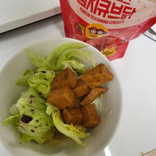 [서울시스터즈] CU 김치 4총사 세트-김치볶음밥, 김치큐브닭, 김치바삭김, 김치아몬드 — 5점을 준 리뷰어가 2021년 10월 올린 사용 사진