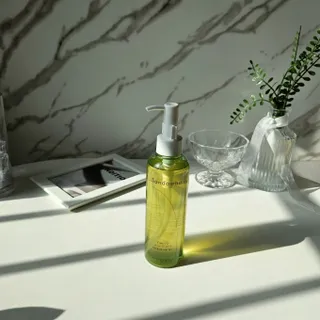 스킨큐어 산다화 순한 클렌징 동백 오일 200ml — 5점을 준 리뷰어가 2023년 4월 올린 사용 사진