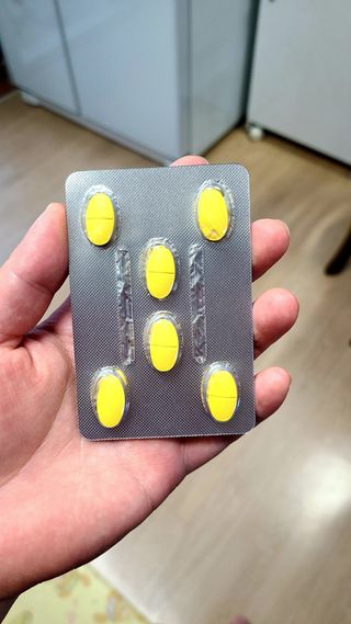 서울약사신협_내몸애발란스멀티비타민앤미네랄파워업_800mg x 90정 — 5점을 준 리뷰어가 2021년 6월 올린 사용 사진
