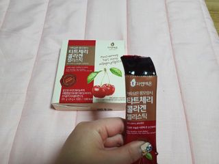 자연에온 가득담은 몽모랑시 타트체리 콜라겐 젤리스틱 — 5점을 준 리뷰어가 2021년 1월 올린 사용 사진