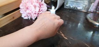 에센느 닥터 멜라닌 화이트닝 앰플 — 5점을 준 리뷰어가 2023년 6월 올린 사용 사진