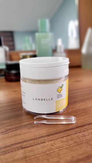 랑벨 비타 에너지 잡티 앰플 패드 65매 (투명하고 밝은 얼굴 광채패드) — 5점을 준 리뷰어가 2022년 6월 올린 사용 사진