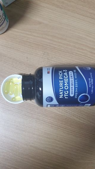 서울약사신협 네이처픽_알티지오메가3_1,205mg x 180캡슐 — 4점을 준 리뷰어가 2021년 9월 올린 사용 사진