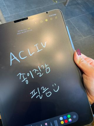아클리브 Premium 항균 항바이러스 액정 보호필름(iPad) — 5점을 준 리뷰어가 2022년 1월 올린 사용 사진