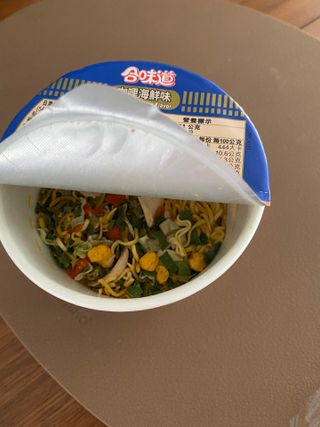 NISSIN 닛신 컵누들  4종 - 씨푸드오리지날, 씨푸드 스파이시, 씨푸드 커리, 씨푸드 XO소스 — 5점을 준 리뷰어가 2022년 1월 올린 사용 사진